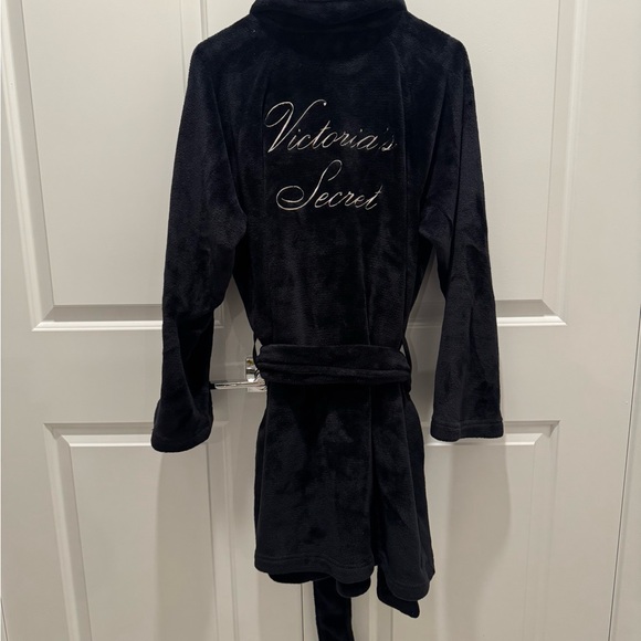 Victoria's Secret Black Plush Robe - Picture 2 of 2